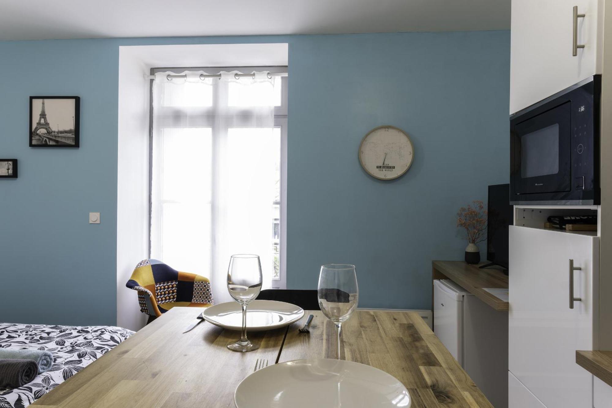 Segre Centre ✰ Studio ✰ 24M² ✰ Cuisne ✰ Wifi ✰ Tout Neuf! Buitenkant foto