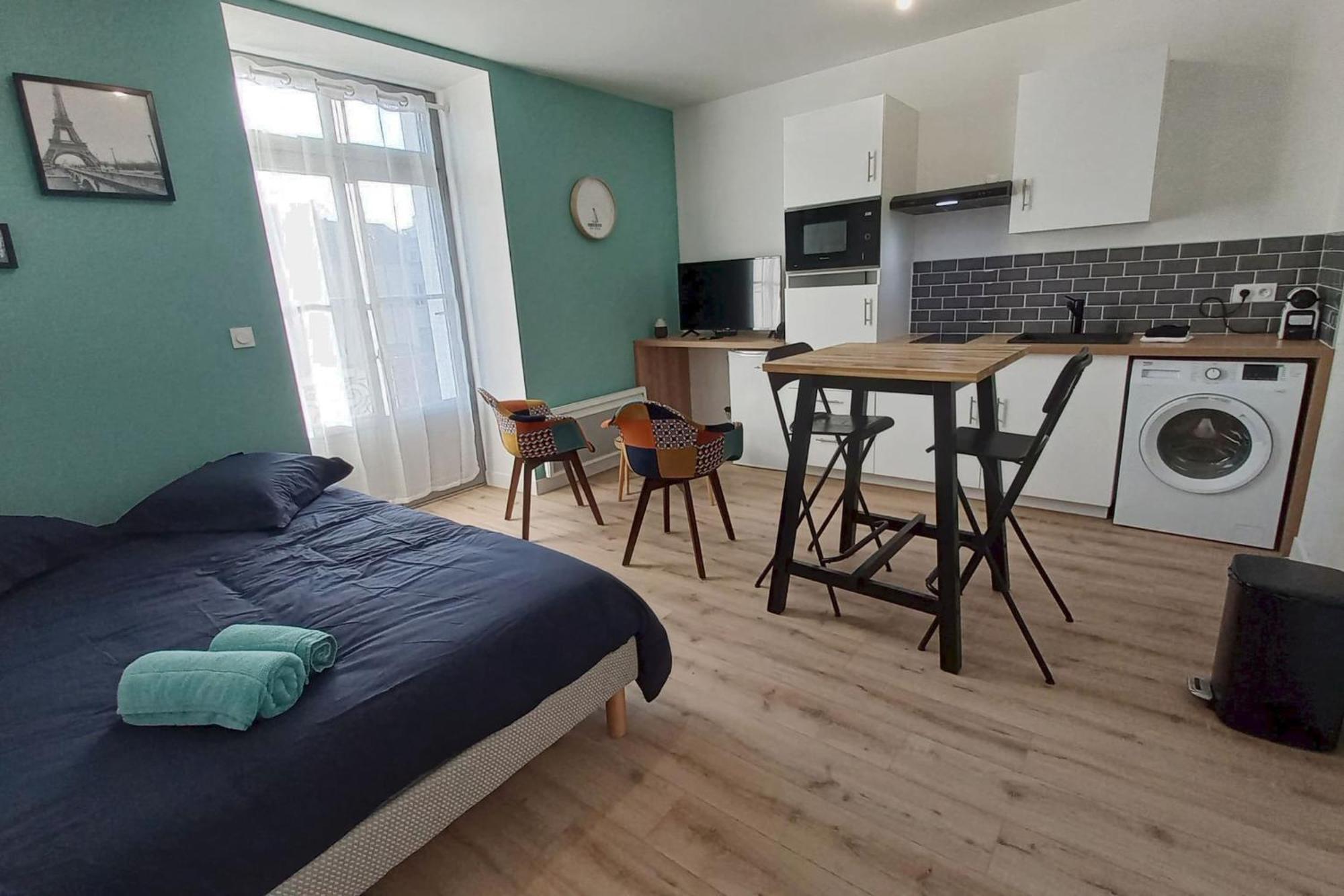 Segre Centre ✰ Studio ✰ 24M² ✰ Cuisne ✰ Wifi ✰ Tout Neuf! Buitenkant foto