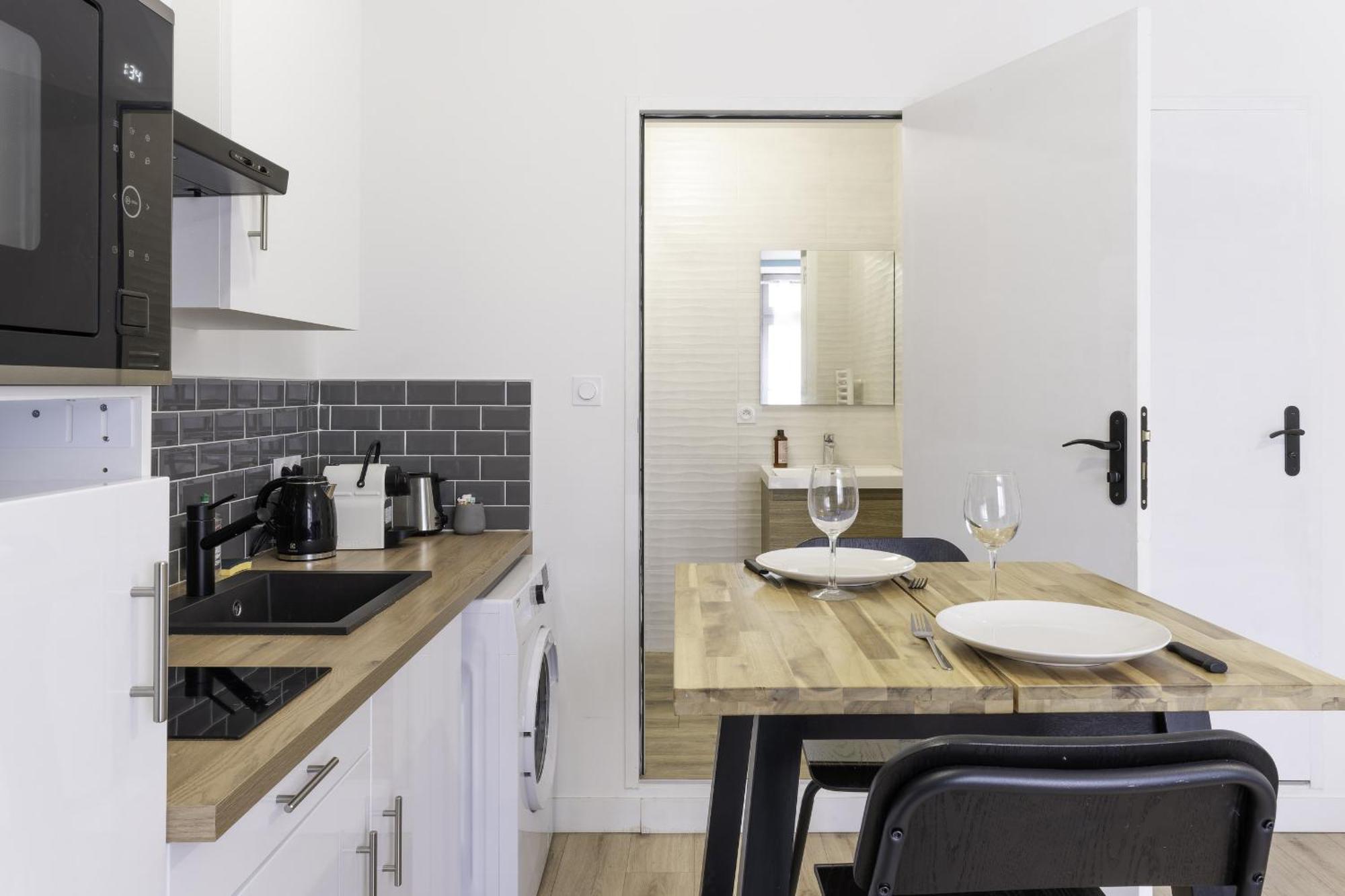 Segre Centre ✰ Studio ✰ 24M² ✰ Cuisne ✰ Wifi ✰ Tout Neuf! Buitenkant foto