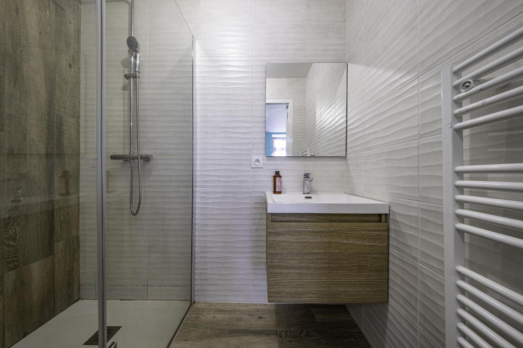 Segre Centre ✰ Studio ✰ 24M² ✰ Cuisne ✰ Wifi ✰ Tout Neuf! Buitenkant foto