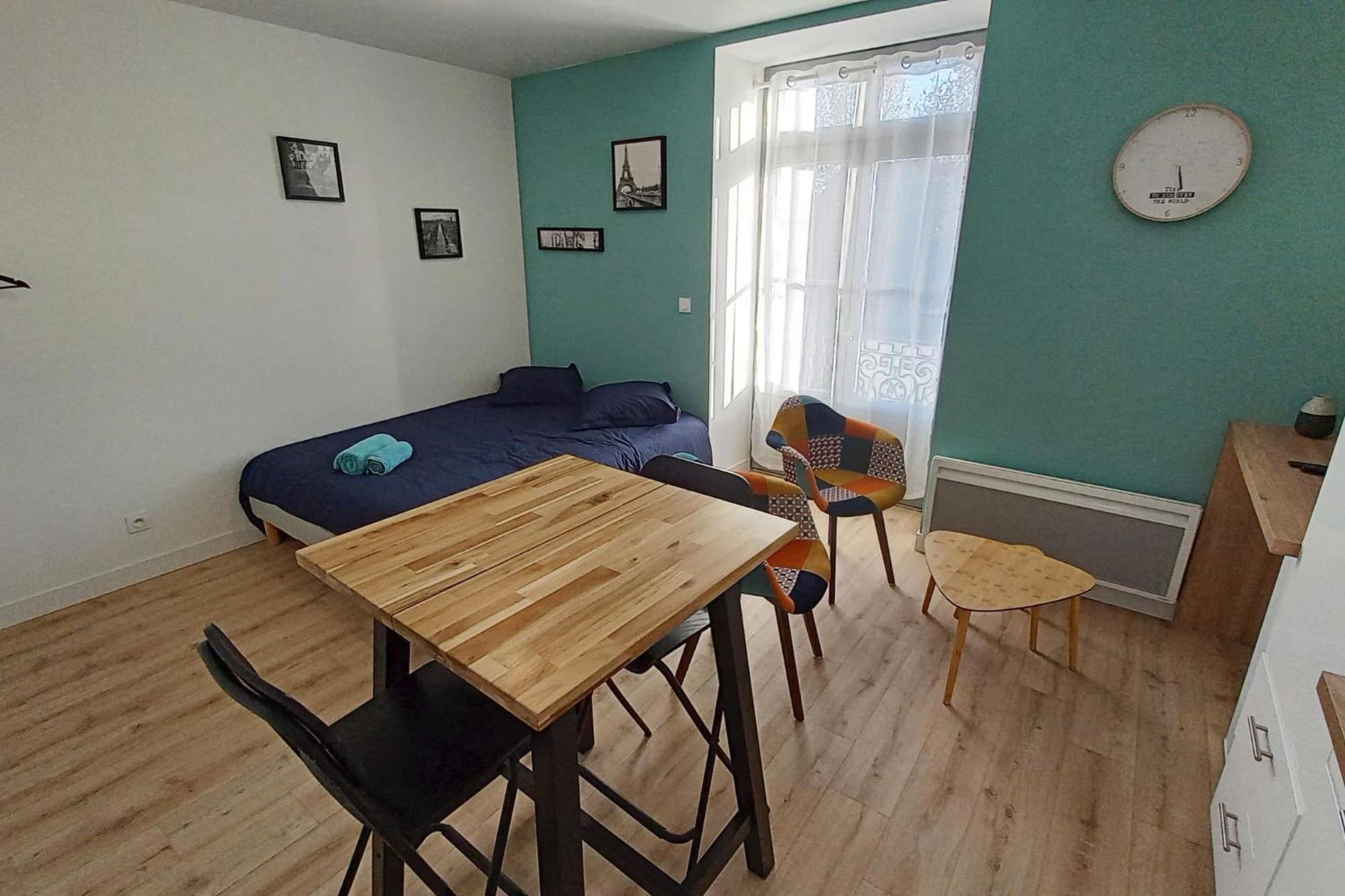Segre Centre ✰ Studio ✰ 24M² ✰ Cuisne ✰ Wifi ✰ Tout Neuf! Buitenkant foto